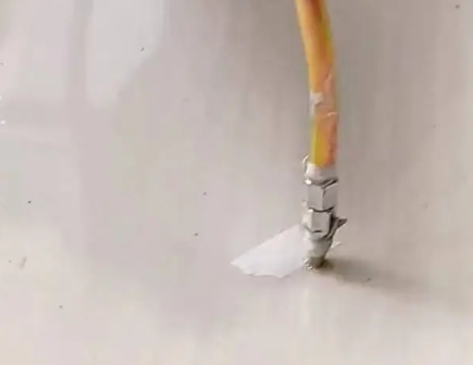 眉山市瓷砖空鼓维修公司专业解答在瓷砖铺贴过程中，如果使用的砂料过粗（如全部使用了粗砂），可能会导致以下问题